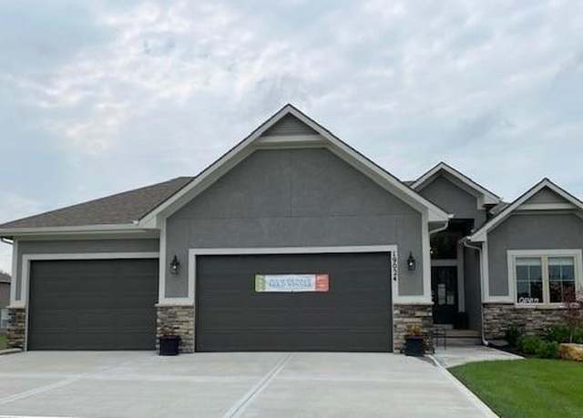 Property at 18825 Redbud Ln, Spring Hill, KS 66083, 4 beds, 3 baths