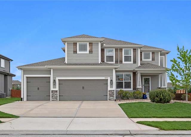 Property at 18952 W 167th Ter, Olathe, KS 66062, 5 beds, 4.5 baths