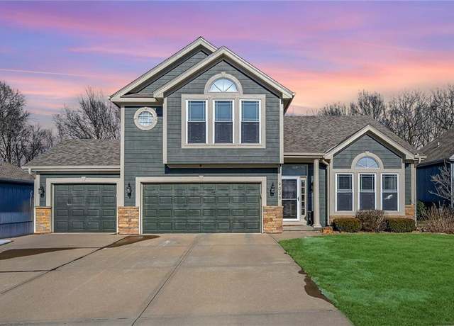 Property at 9035 N Oregon Ave, Kansas City, MO 64154, 4 beds, 3 baths
