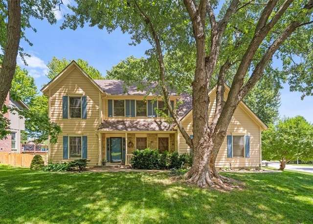 Property at 13217 S Locust St, Olathe, KS 66062, 4 beds, 2.5 baths