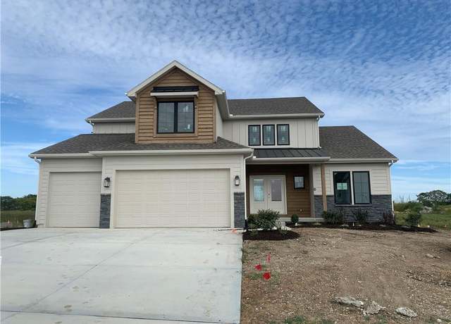Property at 10407 N Liberty St, Kansas City, MO 64155, 4 beds, 3.5 baths