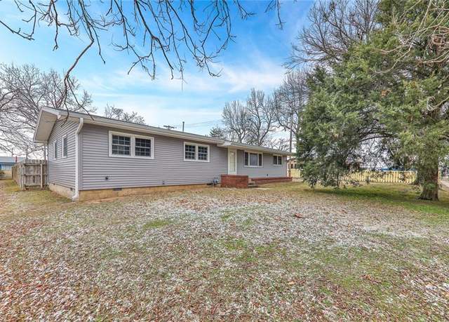Property at 106 N Wood St, Caney, KS 67333, 3 beds, 1 bath