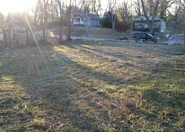 Property at 717 N Willis Ave, Independence, MO 64050