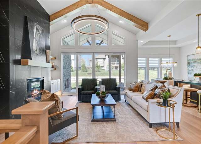 Property at 24936 W 98th Pl, Lenexa, KS 66227, 4 beds, 3 baths