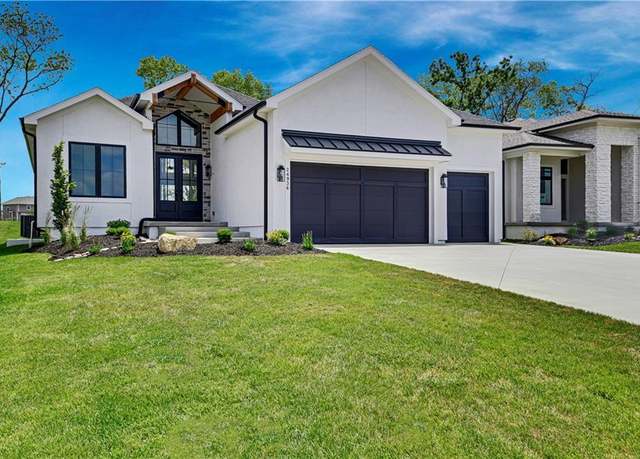 Property at 24936 W 98th Pl, Lenexa, KS 66227, 4 beds, 3 baths