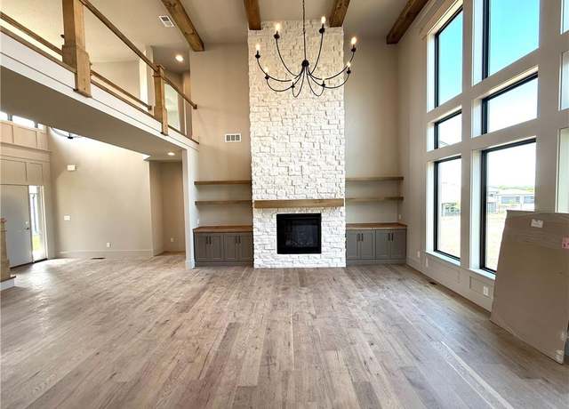 Property at 2314 SW Serena Pl, Lee's Summit, MO 64082, 5 beds, 3.5 baths