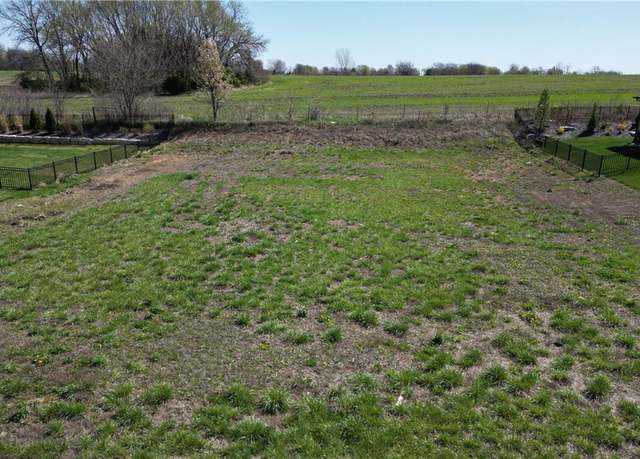 Property at 4716 SE Lyne St, Blue Springs, MO 64014