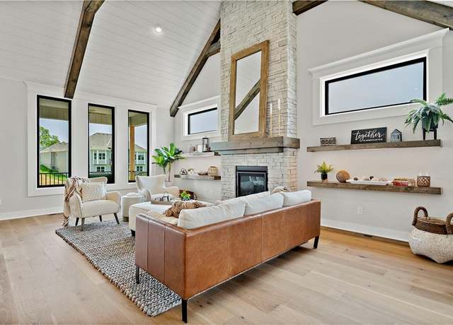 Property at 2123 NW Killarney Ln, Lee's Summit, MO 64081, 4 beds, 4.5 baths