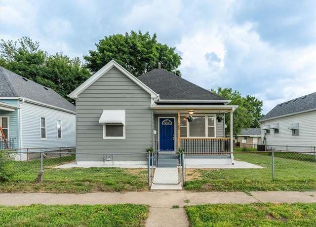 Property at 405 Kentucky St, St Joseph, MO 64504, 3 beds, 2 baths