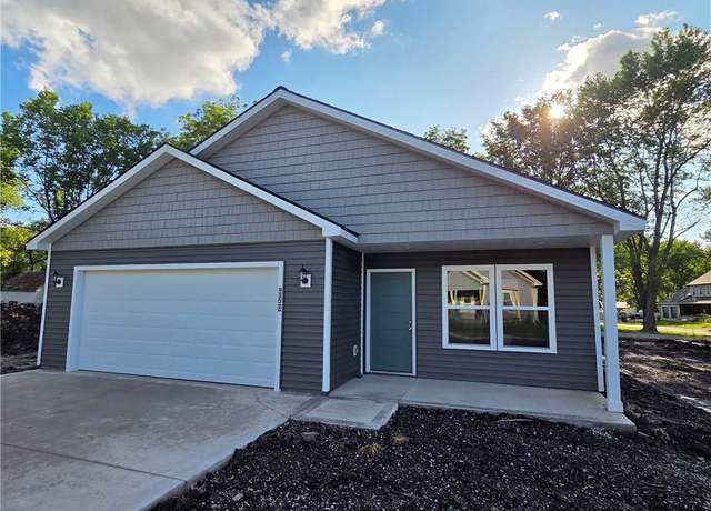 Property at 542 N Lexington St, Adrian, MO 64720, 3 beds, 2 baths