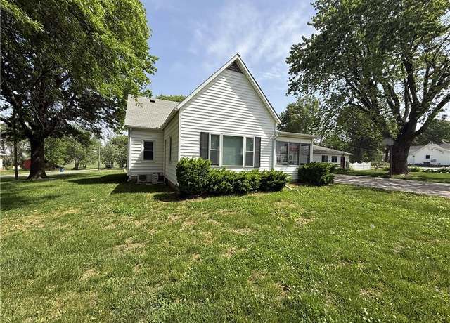 Property at 601 N Elizabeth St, Corder, MO 64021, 3 beds, 1.5 baths