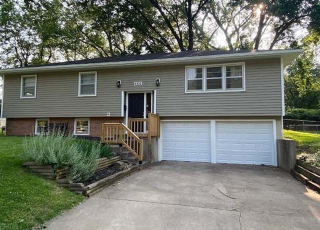 Property at 4820 Stearns Ln, Shawnee, KS 66203, 3 beds, 2 baths