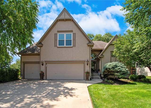 Property at 12701 W 138th Pl, Overland Park, KS 66221, 4 beds, 4.5 baths