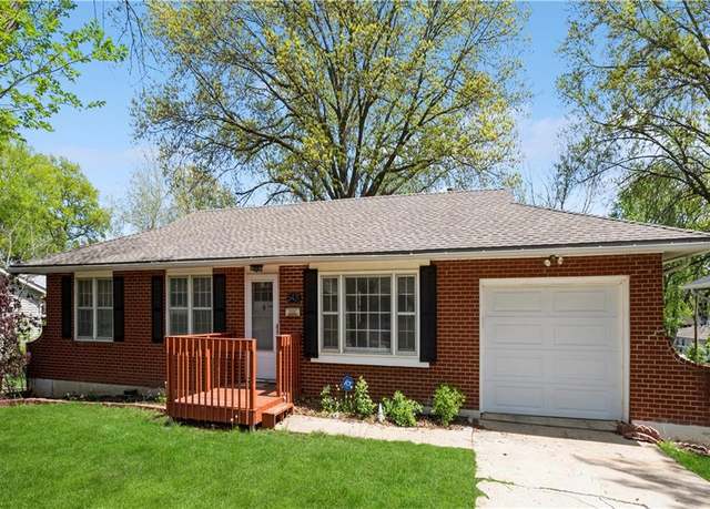 Property at 5431 Switzer Rd, Merriam, KS 66203, 4 beds, 1.5 baths