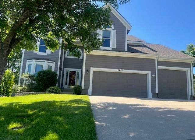 Property at 14801 W 70th St, Shawnee, KS 66216, 4 beds, 3.5 baths