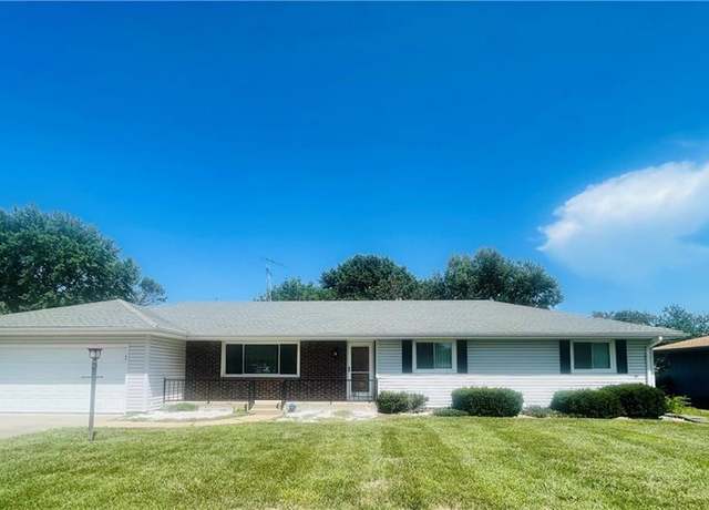 Property at 3018 SE Downing Dr, Topeka, KS 66605, 4 beds, 3 baths