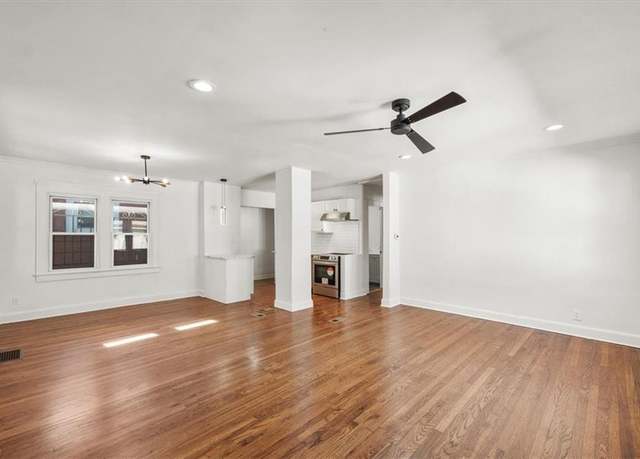 Property at 328 Norton Ave, Kansas City, MO 64124, 2 beds, 1.5 baths