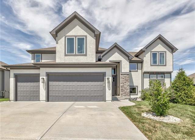 Property at 24976 W 87th St, Lenexa, KS 66227, 4 beds, 3.5 baths