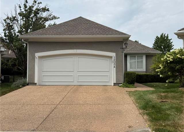 Property at 12034 Juniper St, Overland Park, KS 66209, 3 beds, 2.5 baths