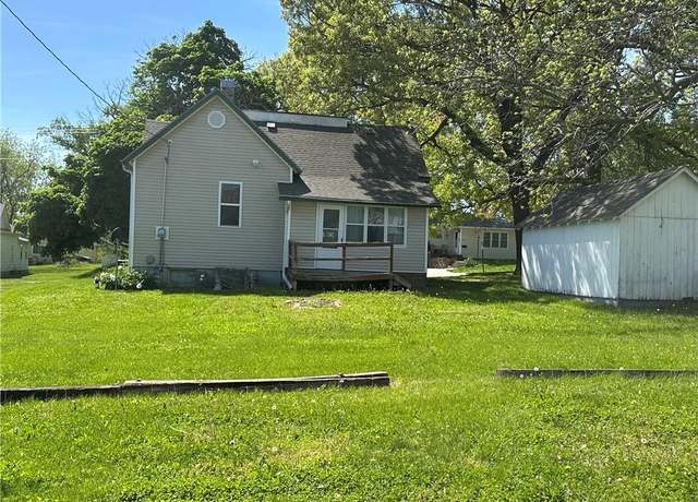 Property at 609 N Mulberry St, Maryville, MO 64468, 3 beds, 1 bath