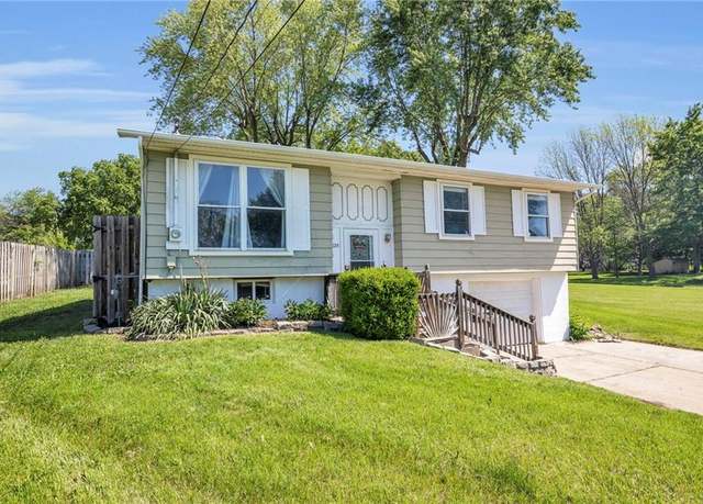 Property at 325 E Mason St, Odessa, MO 64076, 3 beds, 2 baths