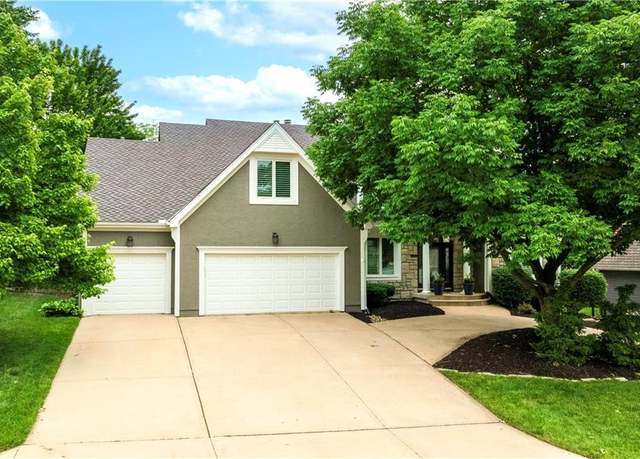 Property at 12701 Kessler St, Overland Park, KS 66213, 4 beds, 4.5 baths
