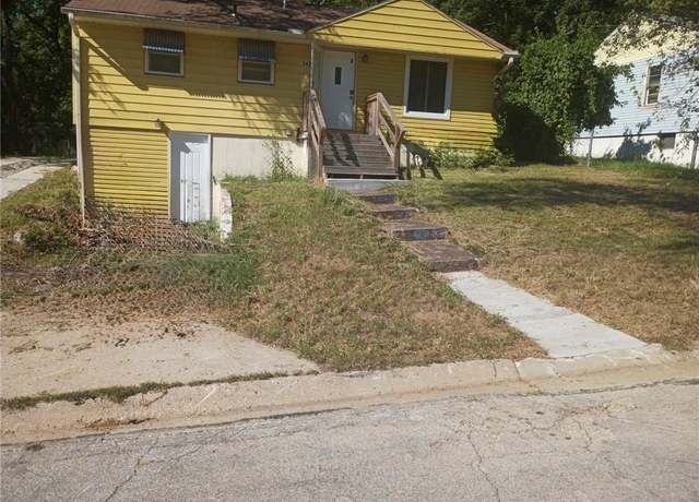 Property at 3422 E 54th St, Kansas City, MO 64130, 4 beds, 2 baths