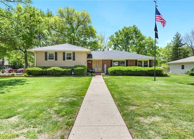 Property at 1303 Vilas St, Leavenworth, KS 66048, 3 beds, 3.5 baths