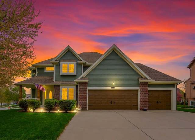 Property at 9011 NE 91st Ter, Kansas City, MO 64157, 4 beds, 4.5 baths