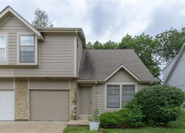Property at 14938 Glenwood St, Overland Park, KS 66223, 3 beds, 1.5 baths