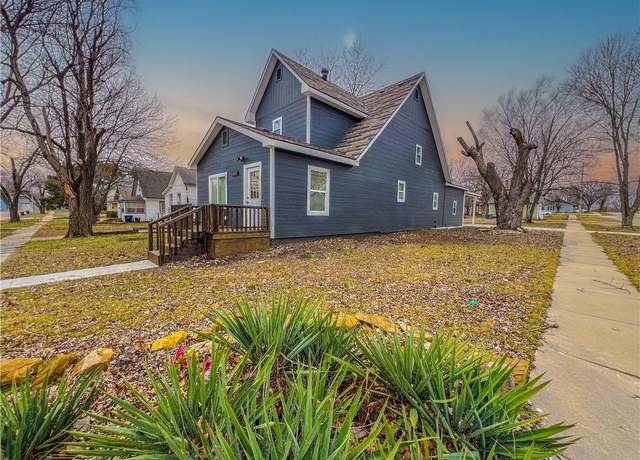 Property at 1117 N 9 St, Independence, KS 67301, 5 beds, 2.5 baths