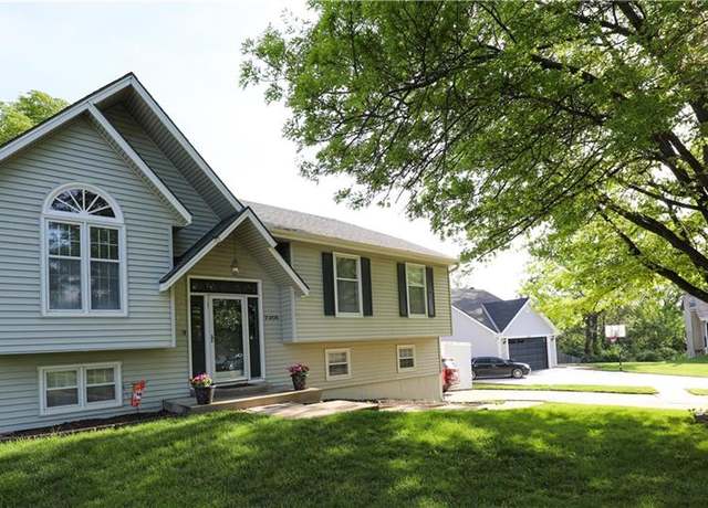 Property at 7305 Chaddy Cir, Pleasant Valley, MO 64068, 3 beds, 2.5 baths