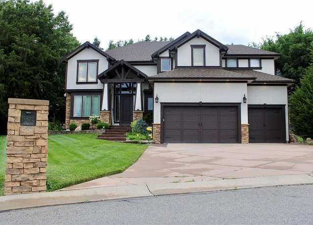 Property at 6822 Woodstock Ct, Shawnee, KS 66218, 5 beds, 4.5 baths