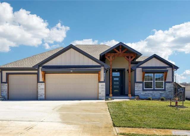 Property at 13800 NW 70th St, Parkville, MO 64152, 5 beds, 4 baths