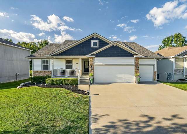 Property at 25316 E 30th St, Blue Springs, MO 64015, 5 beds, 3.5 baths