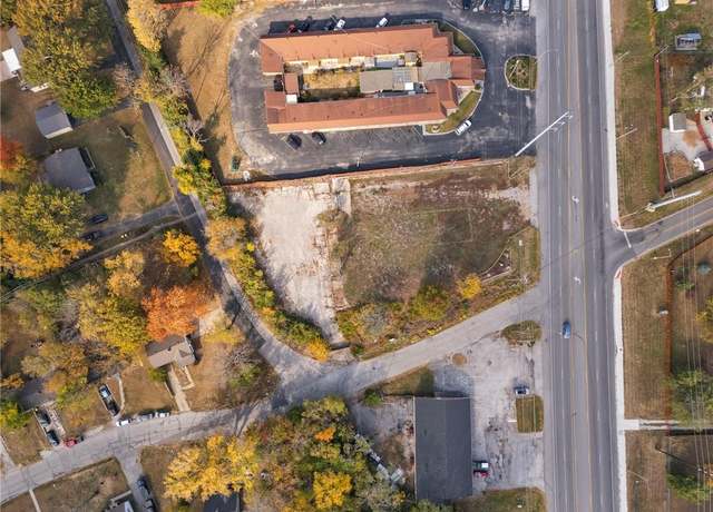 Property at 10305 E Us 40 Hwy, Independence, MO 64055