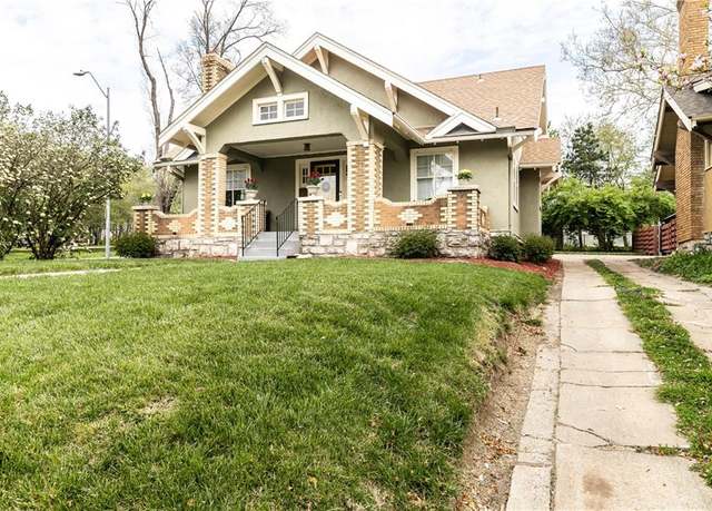 Property at 1124 W 75th Ter, Kansas City, MO 64114, 3 beds, 2 baths