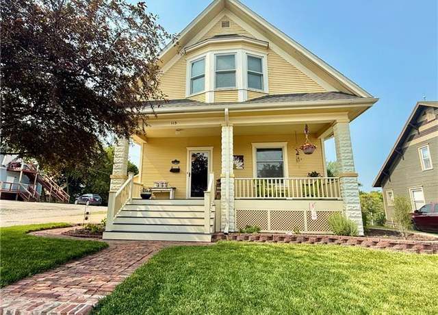 Property at 115 E Edwards St, Maryville, MO 64468, 3 beds, 1.5 baths