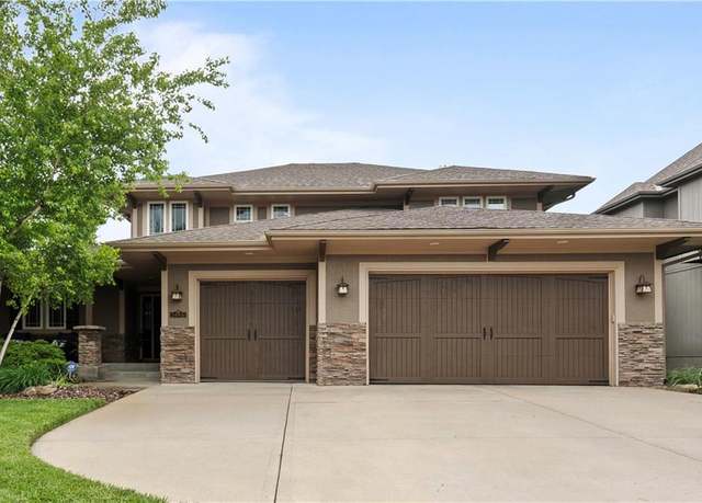 Property at 24901 W 91st Pl, Lenexa, KS 66227, 5 beds, 4.5 baths