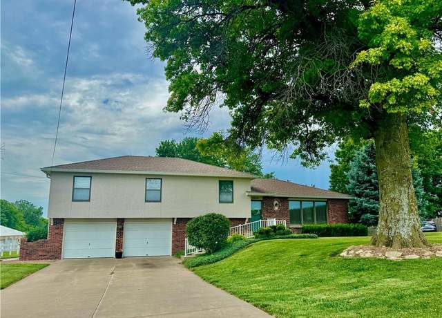 Property at 2400 N 131st St, Kansas City, KS 66109, 3 beds, 3 baths
