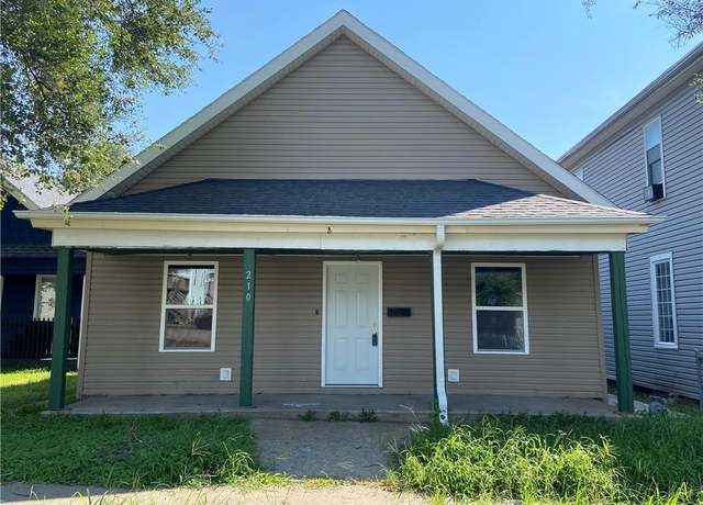 Property at 210 Texas Ave, St Joseph, MO 64504, 3 beds, 1 bath