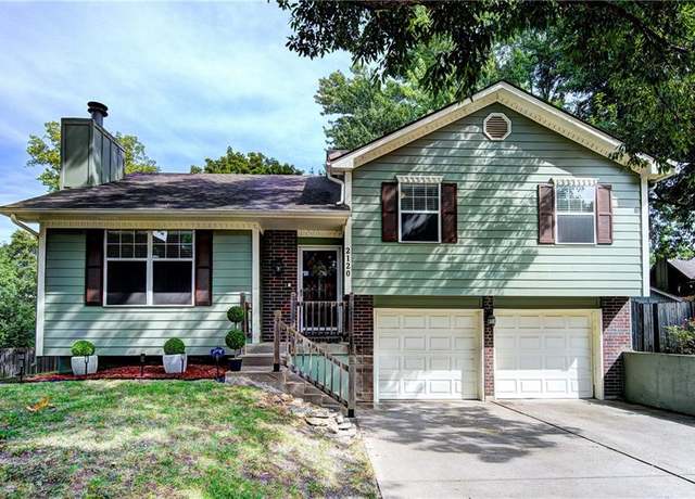 Property at 2120 SE 5th St, Lee's Summit, MO 64063, 3 beds, 1.5 baths