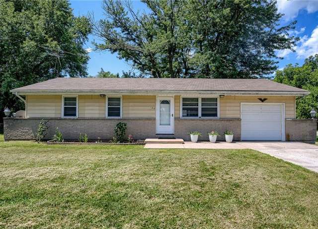 Property at 100 Brian St, Excelsior Estates, MO 64024, 3 beds, 1 bath