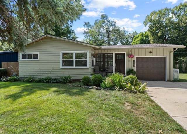 Property at 5807 W 75th Ter, Prairie Village, KS 66208, 2 beds, 2 baths