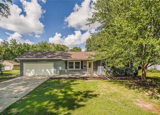 Property at 11800 E 74th Ter, Kansas City, MO 64133, 3 beds, 2.5 baths
