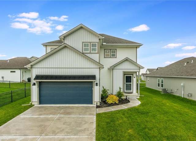 Property at 27300 E Sycamore St, Lake Lotawana, MO 64086, 4 beds, 3.5 baths