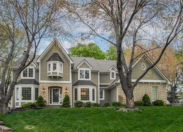 Property at 604 NE Silverleaf Pl, Lee's Summit, MO 64064, 4 beds, 4 baths