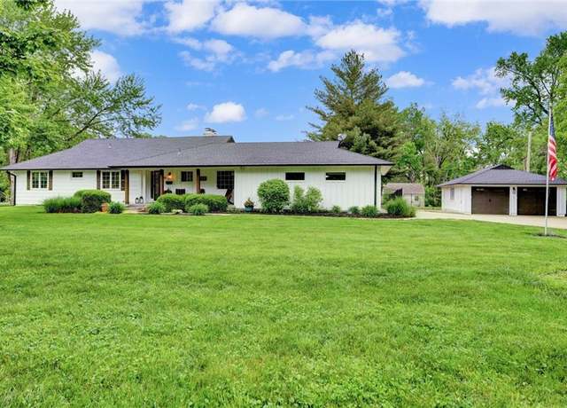 Property at 10 W 109th St, Kansas City, MO 64114, 3 beds, 2.5 baths