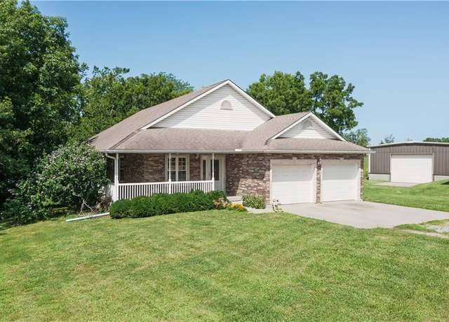Property at 22010 Springdale Rd, Easton, KS 66020, 3 beds, 3 baths