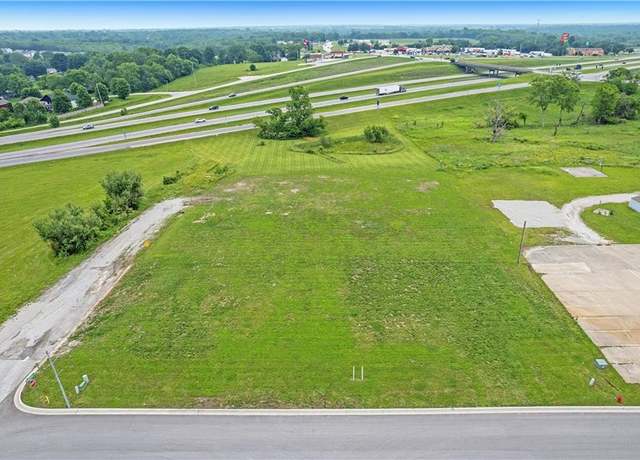 Property at 600 Schug Ave, Peculiar, MO 64078